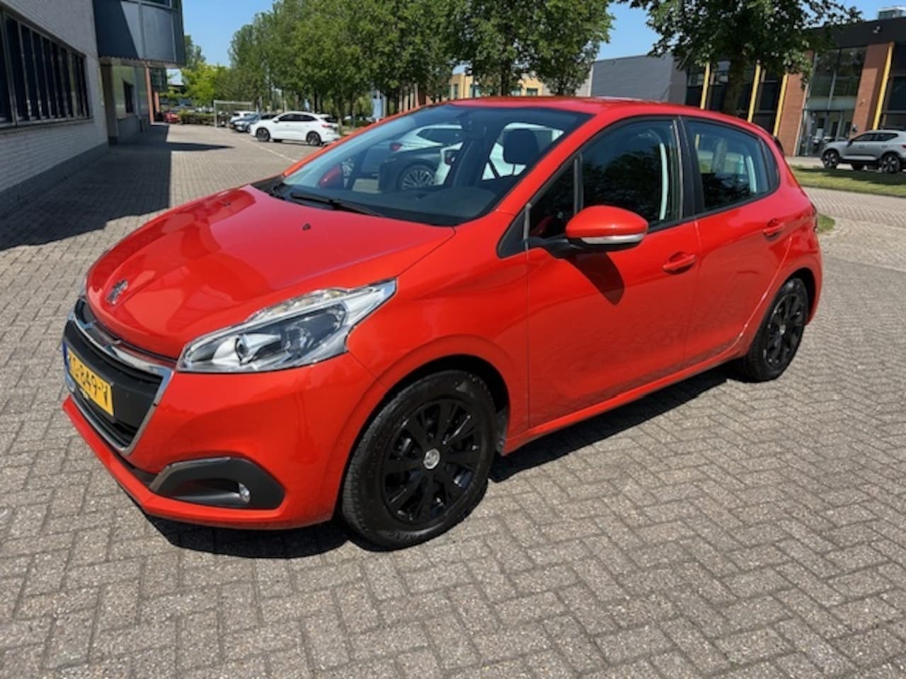 Peugeot 208 - 1.2 PureT. Blue Lion NAVI CRUISE PDC NAP - AutoWereld.nl