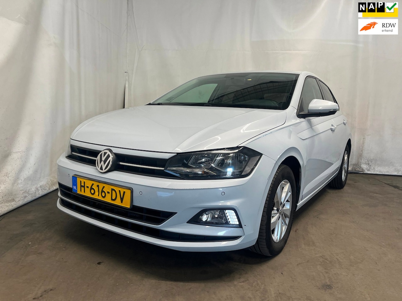 Volkswagen Polo - 1.0 TSI Highline Business R - BPM - Rechts achterschade - Schade - AutoWereld.nl