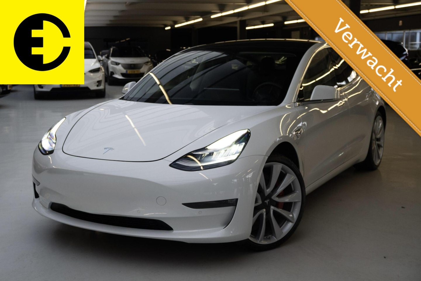 Tesla Model 3 - Long Range RWD Long Range AWD 75 kWh | Pano dak | Trekhaak | Stoelverwarming | Incl.BTW - AutoWereld.nl