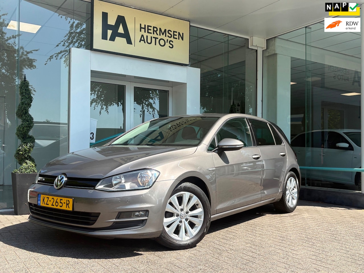 Volkswagen Golf - 1.0 TSI |CarPlay|Distr v.v.|PDC|NAP| - AutoWereld.nl