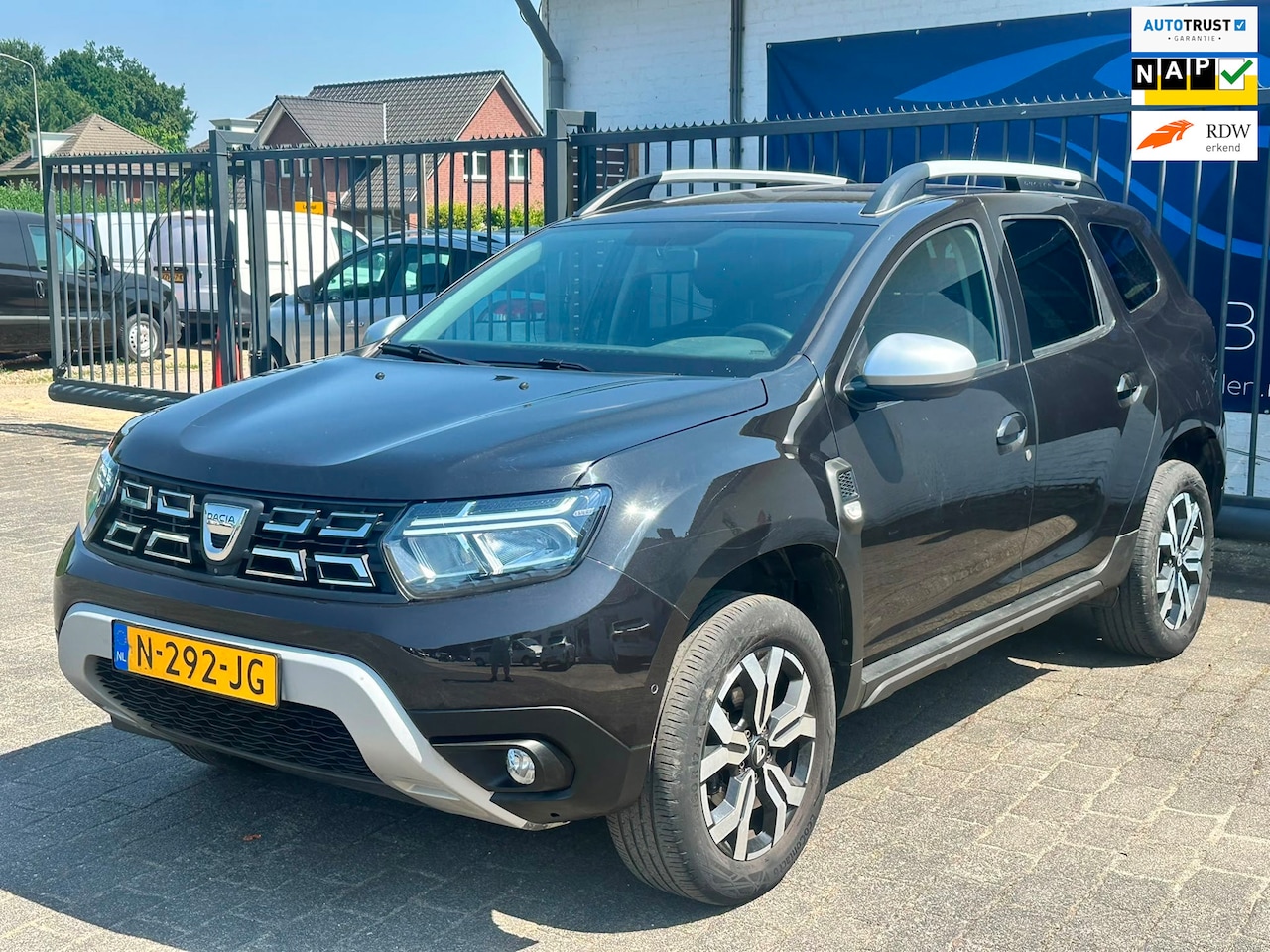 Dacia Duster - 1.0 TCe Bi-Fuel Prestige / AIRCO / 360 CAMERA / NAVIGATIE / TREKHAAK / NAP!! - AutoWereld.nl