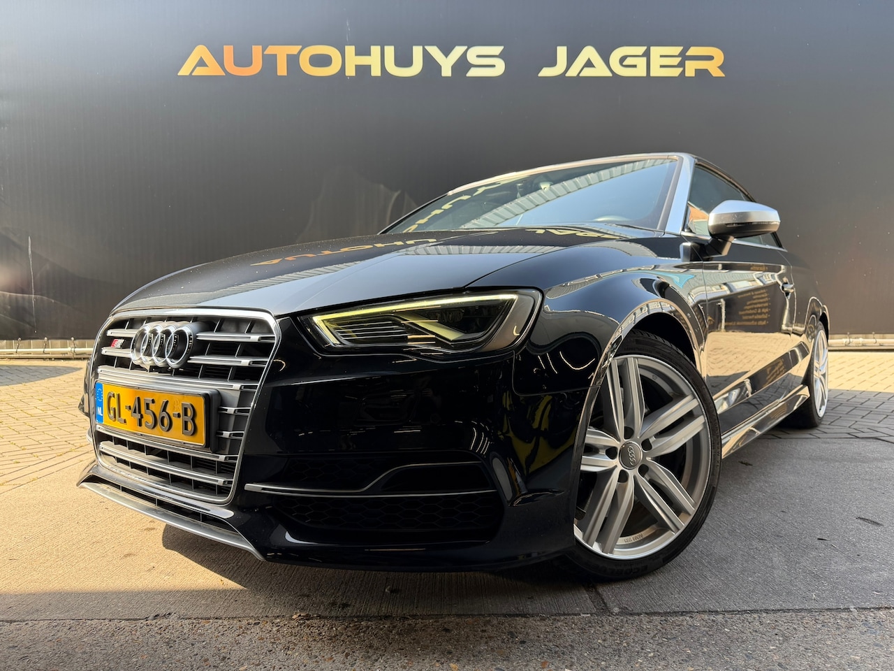 Audi A3 Cabriolet - 2.0 TFSI S3 Quattro Automaat Sline B&O Camera Nekverwarming Alcantara Dodehoek detectie - AutoWereld.nl
