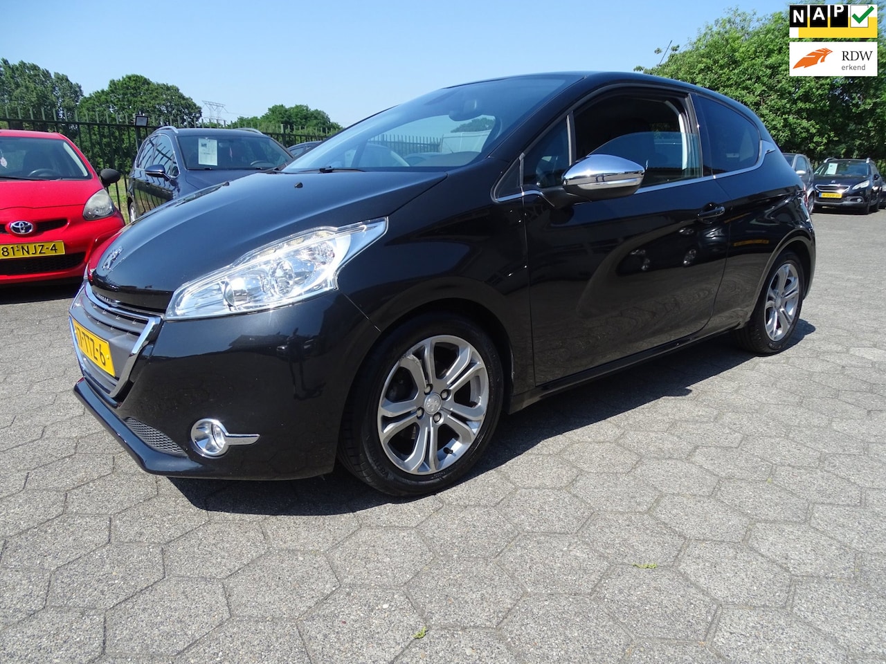 Peugeot 208 - 1.6 VTi Allure ECC/LMV/CRUISE/TREKHAAK - AutoWereld.nl