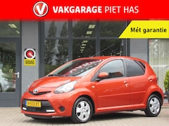 Toyota Aygo - 1.0 VVT-i Comfort Orange | Airco | Bluetooth | Zuinig | 5-Deurs | Metallic lak | LM-Velgen