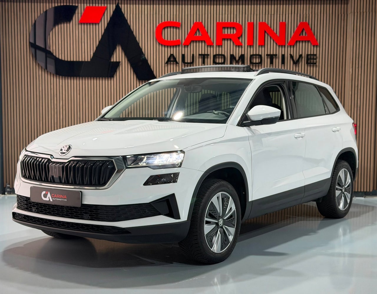 Skoda Karoq - 1.0 TSI Business Edition / Panorama Dak / Digital Cockpit / Keyless / Start Stop / Full Ma - AutoWereld.nl