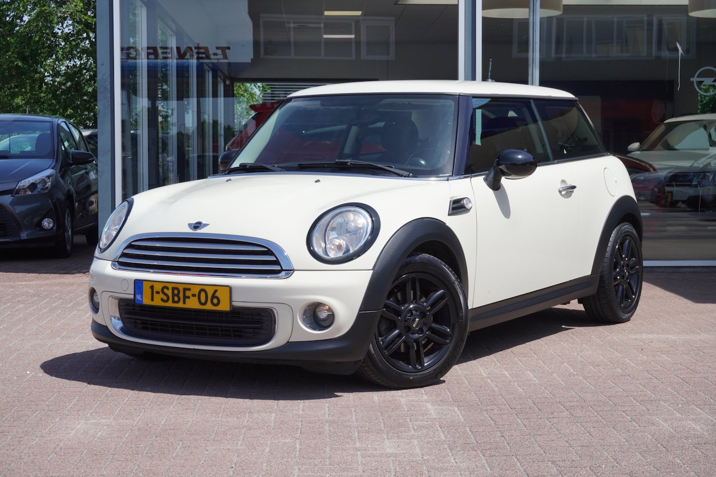 MINI 3-Deurs - 1.6 One Holland Street 3deurs | Airco | Elek. Pakket | Lm velgen | Inruil mogelijk - AutoWereld.nl