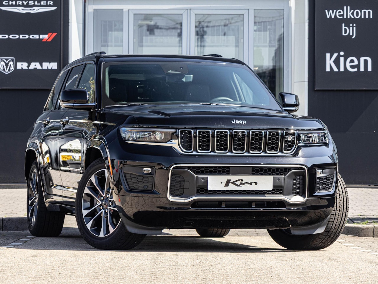 Jeep Grand Cherokee - 3.6 Overland | VAN | Massage | Luchtvering | Pano | Passenger screen | ACC | Stoel- & stuu - AutoWereld.nl