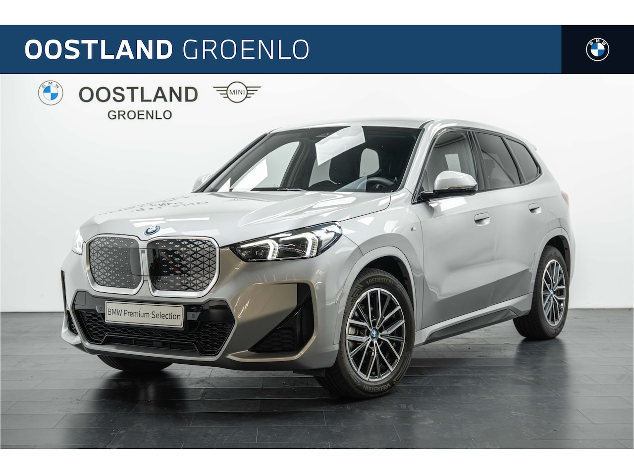 BMW iX1 - eDrive20 M Sport / Sportstoelen / Comfort Access / Achteruitrijcamera / Adaptieve Cruise C - AutoWereld.nl