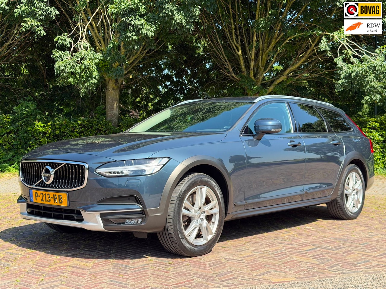 Volvo V90 Cross Country - 2.0 T5 AWD Ocean Race, 250PK, Trekhaak, BLISS, Pilot Assist, CarPlay - AutoWereld.nl