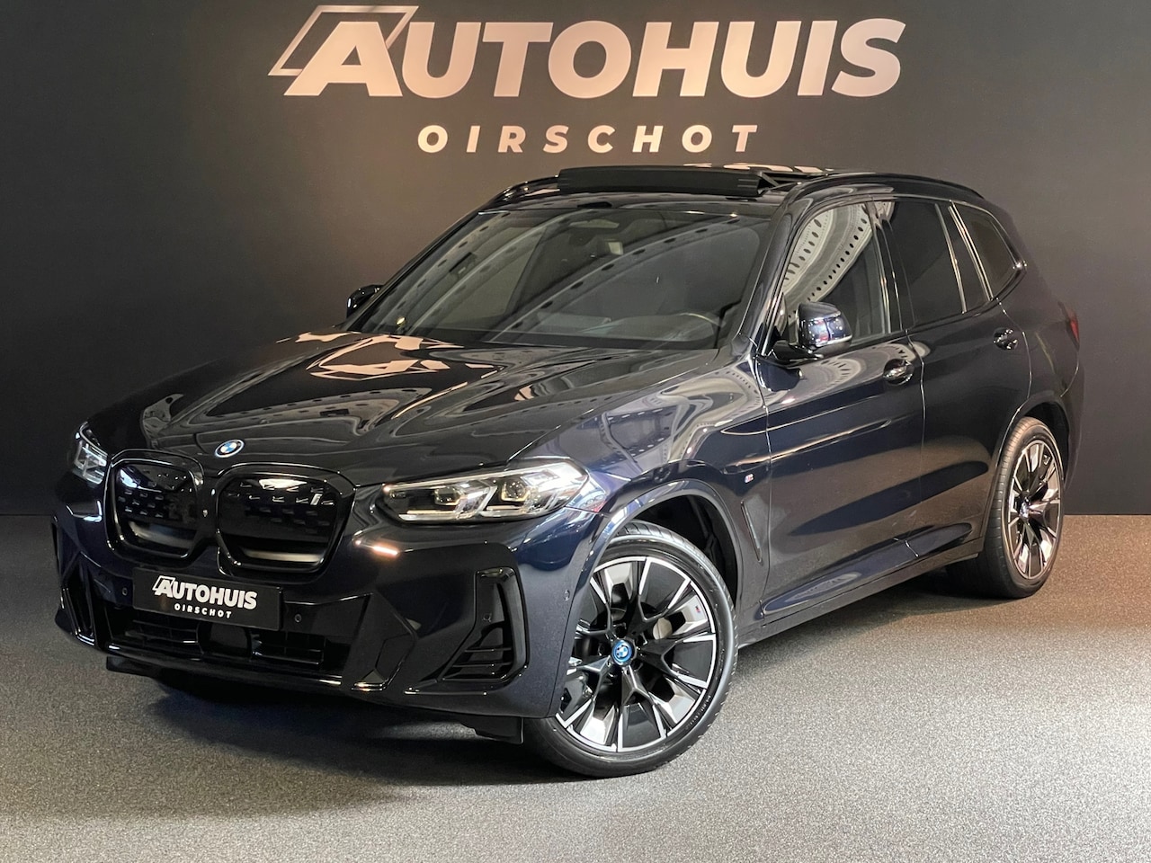 BMW iX3 - High Executive 80 kWh Edition M Pano/Stuurverwarming/H&K/Memory M stoelen/360 Camera/ACC/2 - AutoWereld.nl