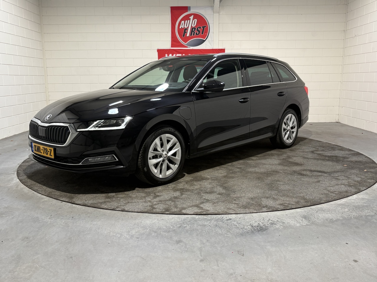 Skoda Octavia Combi - 1.4 TSI iV PHEV Sportline Business 1.4 TSI iV PHEV Sportline Business, Full led, Head up, Camera, Elect a klep, BTW auto, Dea - AutoWereld.nl