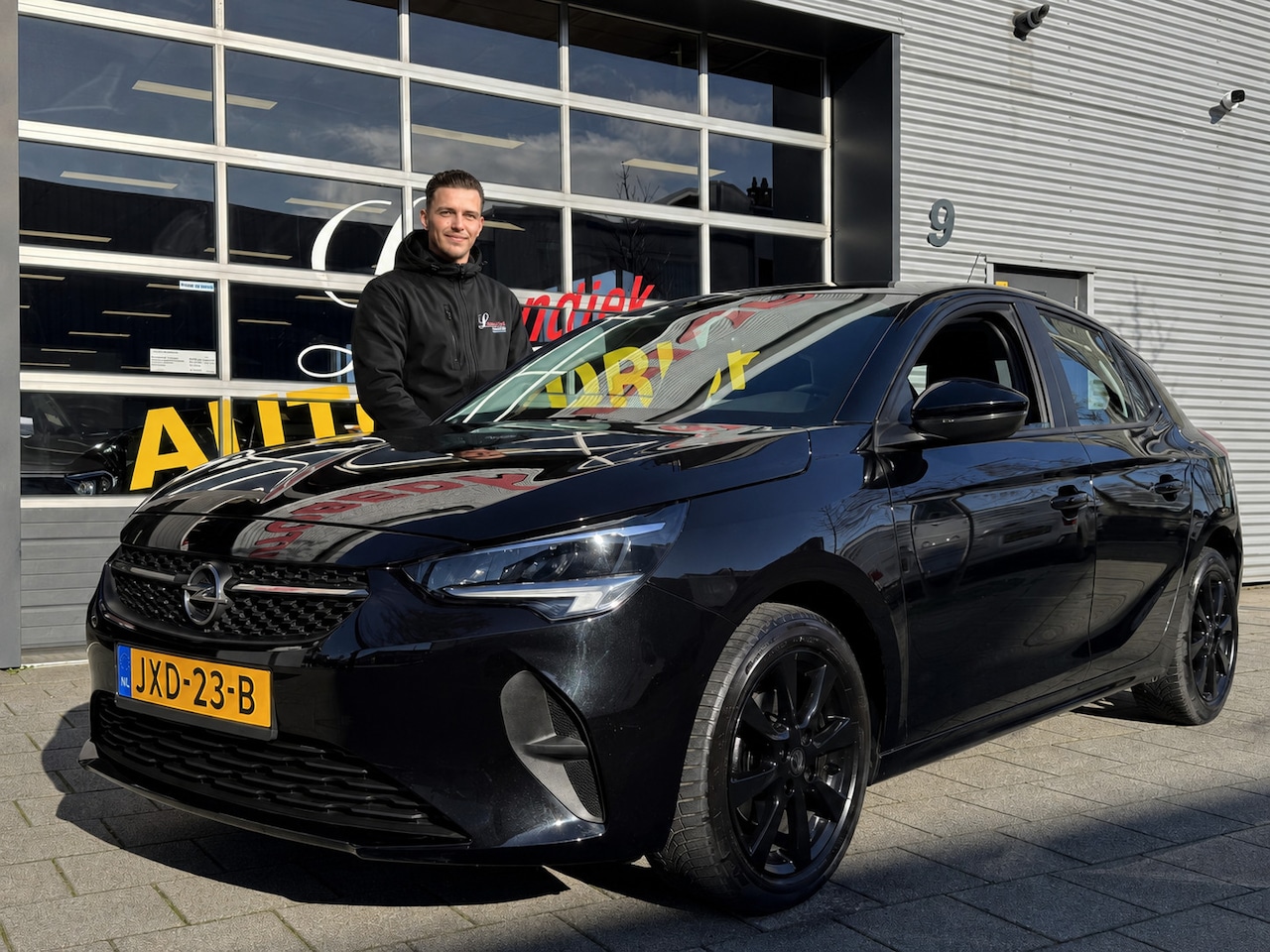 Opel Corsa - 1.2 BLACK Edition - Navigatie / Apple CarPlay I Airco I PDC I Sport velgen I Dealer onderh - AutoWereld.nl