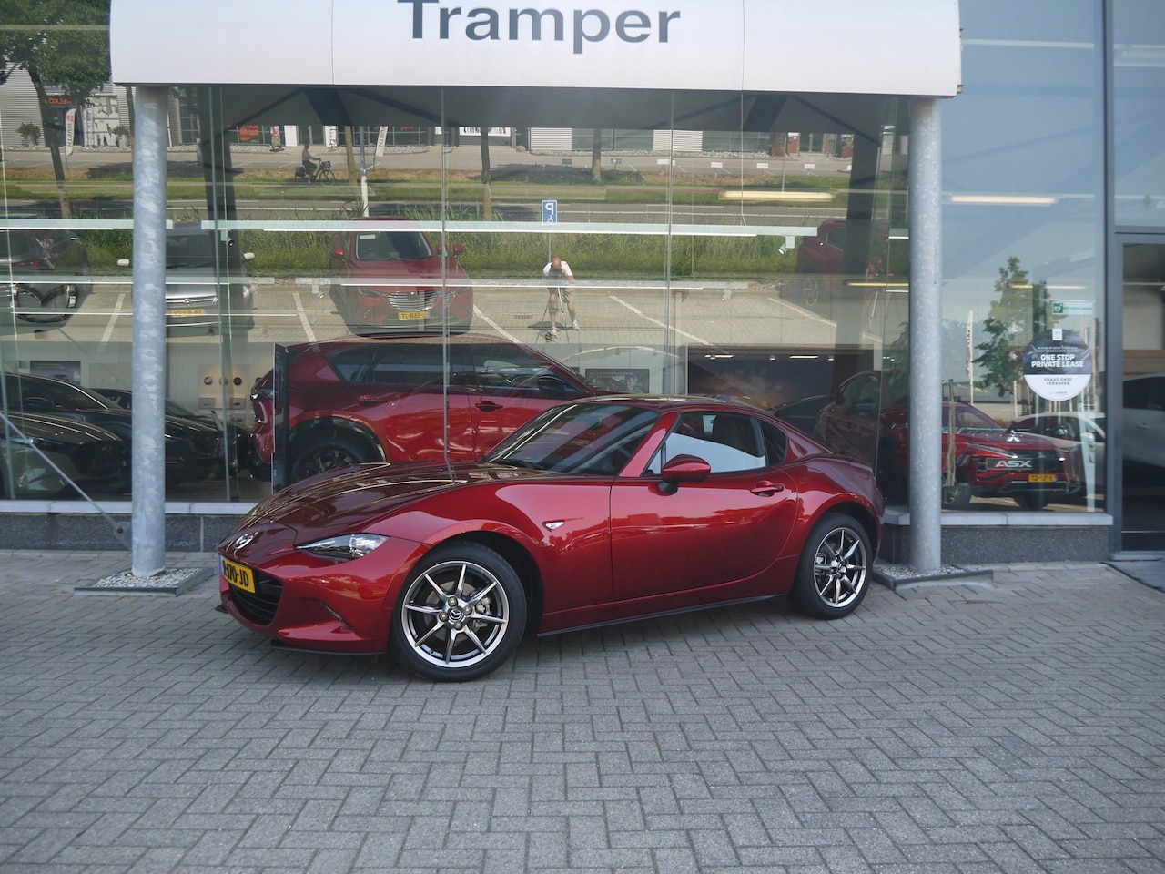Mazda MX-5 RF - 1.5 SkyActiv-G 132 Luxury 1.5 SkyActiv-G 132 Luxury - AutoWereld.nl