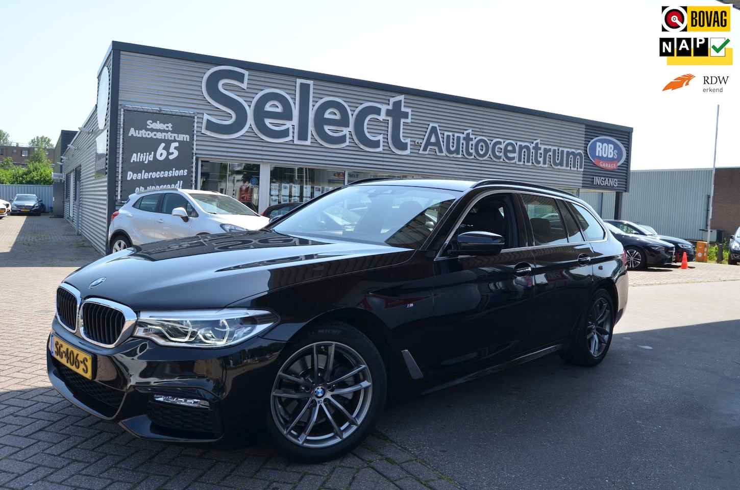 BMW 5-serie Touring - 520i High Executive|M-PAKKET|ZWART LEER|DEALER AUTO|MEMORY|ELECTR. A.KLEP - AutoWereld.nl