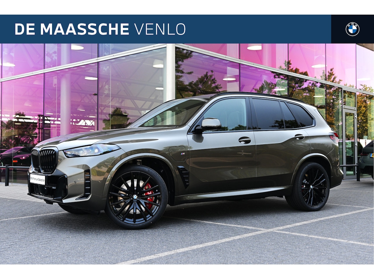BMW X5 - xDrive50e M Sport Automaat / Panoramadak Sky Lounge / Trekhaak / Massagefunctie / Soft-Clo - AutoWereld.nl