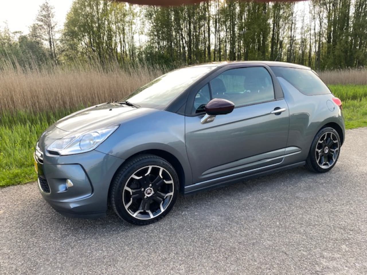 Citroën DS3 - 1.6 VTi 120pk So Chic | Two tone | Navigatie | Cruise control | Pdc | NAP | Rijklaar prijs - AutoWereld.nl