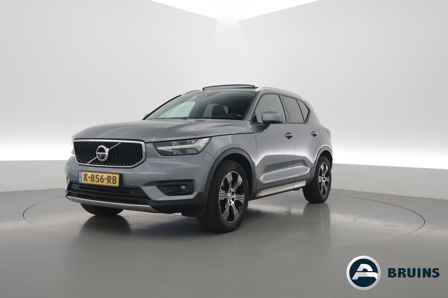 Volvo XC40 - 2.0 T5 AWD Intro Edition | Prijs rijklaar | Trekhaak 2100KG | Pano | ACC | Blis  | 360 cam - AutoWereld.nl