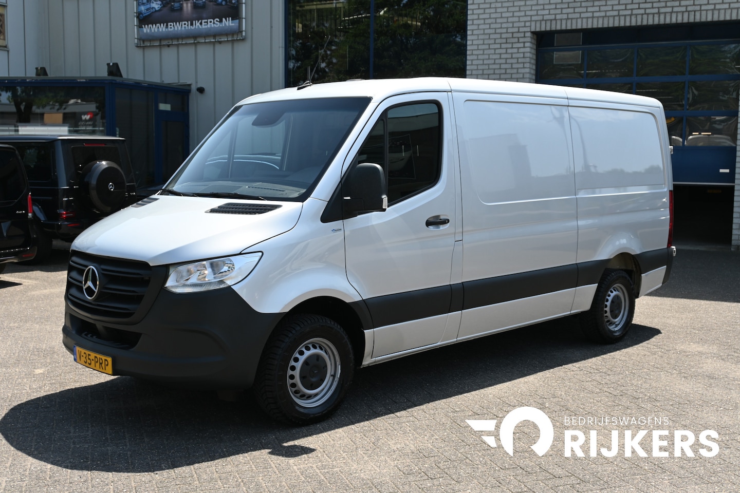 Mercedes-Benz Sprinter - 315 CDI L2H1 RWD Geveerde stoel, Apple Carplay/Android Auto, Trekhaak - AutoWereld.nl