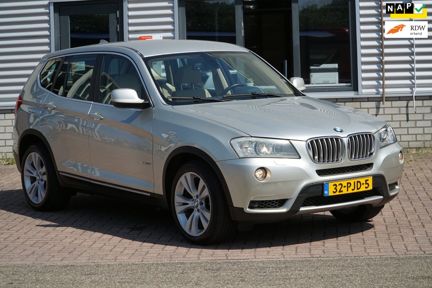 BMW X3 - XDrive35i V6 High Executive HUD - AutoWereld.nl