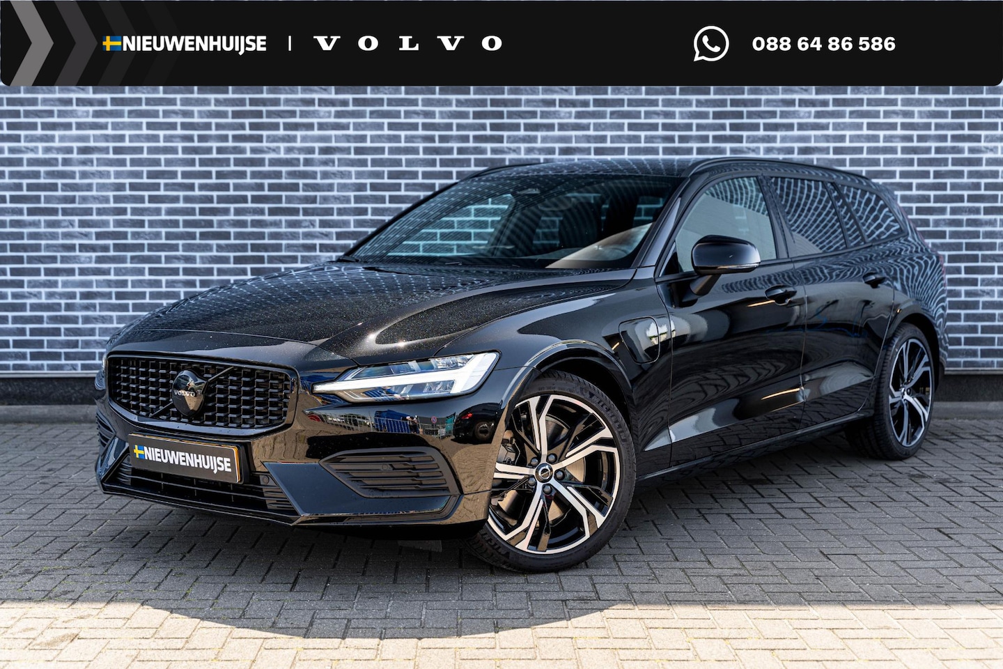 Volvo V60 - T6 Plug-in hybrid AWD Essential | Google | Long Range | Adaptieve Cruise Control | Stoelve - AutoWereld.nl