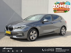 BMW 1-serie - 118i Business Edition Automaat / 1e Eigenaar / Navigatie / Camera / PDC / Apple Carplay &