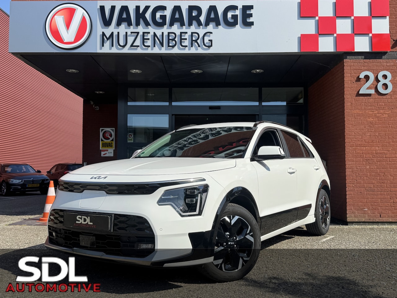 Kia Niro EV - Edition Advanced 64.8 kWh // NAVI // LEDER // CAMERA // TREKHAAK // ELEK. STOEL // ADAPTIV - AutoWereld.nl