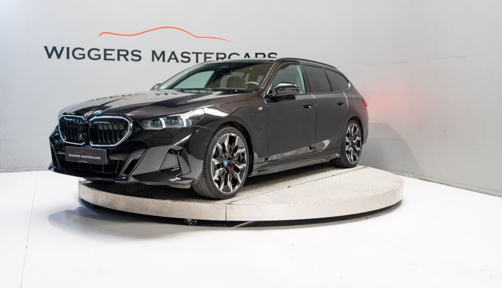 BMW 5-serie - 530E M-SPORT , Panodak, Harman en Kardon, Leder, 21 Inch, 360 camera Trekh, BTW - AutoWereld.nl