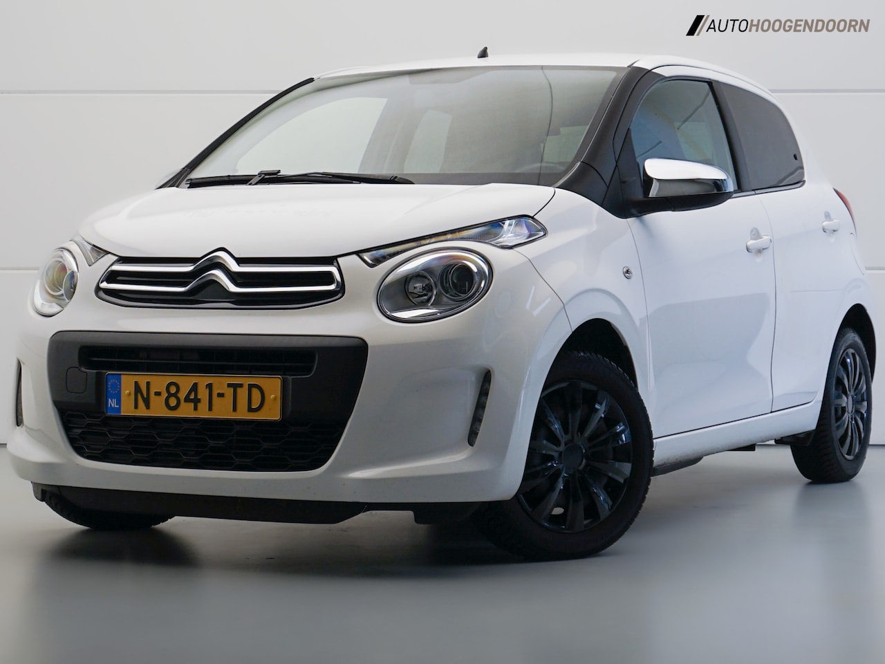 Citroën C1 - 1.0 VTi Feel Sport (ACHTERUITRIJCAMERA,CRUISE CONTROL,APPLE CARPLAY,AIRCO,SPORTSTOELEN,STA - AutoWereld.nl
