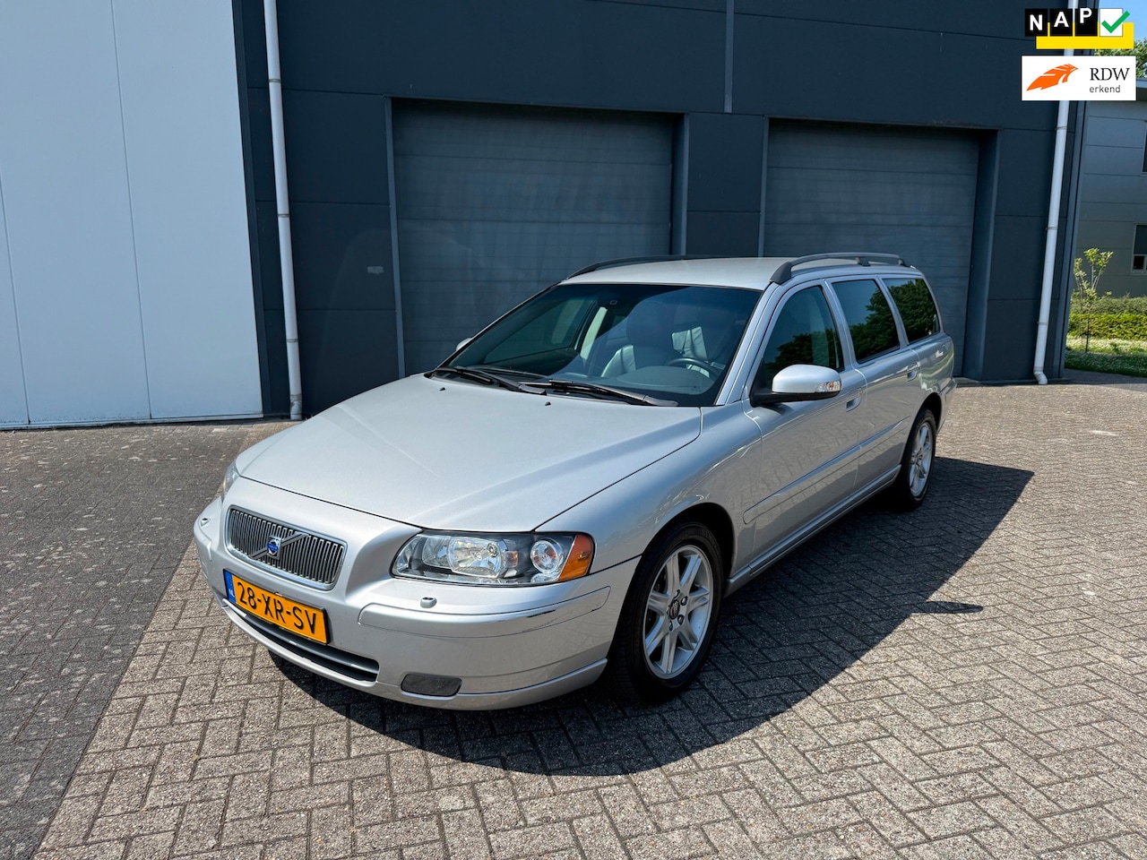 Volvo V70 - 2.4D Edition Classic Automaat Cruise control Memory elektrische stoelen - AutoWereld.nl