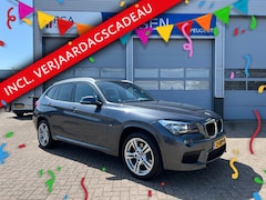 BMW X1 - XDrive20i Business | M-Sport Pakket | Afneembare Trekhaak | Parkeersensoren |
