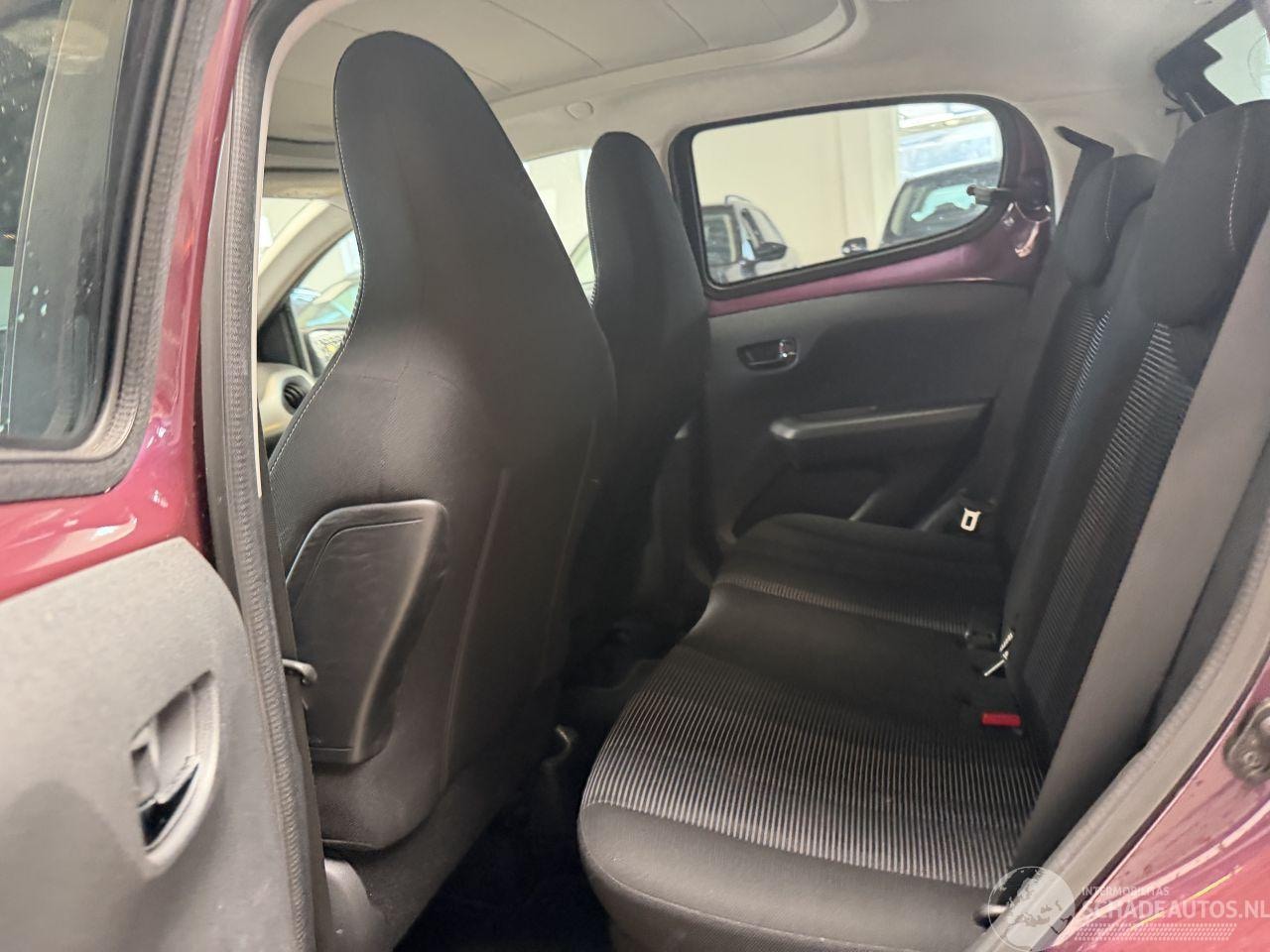 Peugeot 108 - 1.2 TOP! Roland Garros
