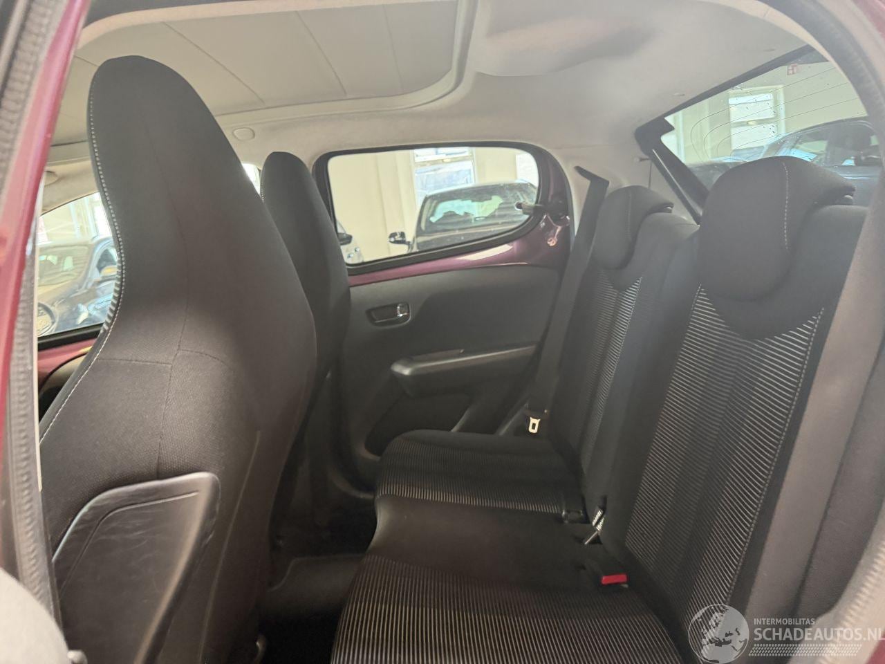 Peugeot 108 - 1.2 TOP! Roland Garros