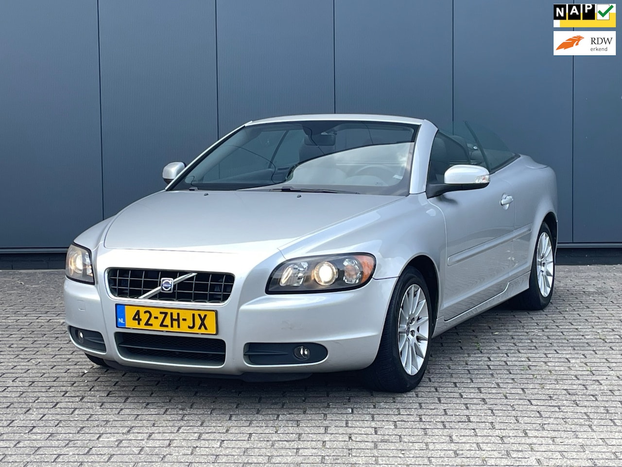 Volvo C70 Convertible - 2.4i Kinetic 2.4i Kinetic - AutoWereld.nl