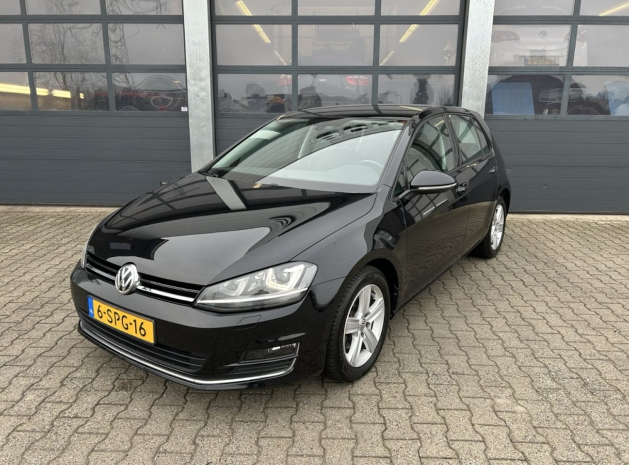 Volkswagen Golf - 1.4 TSI 140pk ACT BMT 5D Highline - AutoWereld.nl