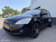 Kia Cee'd - 1.6 X-clusive Automaat / Airco/ Carplay/ Camera