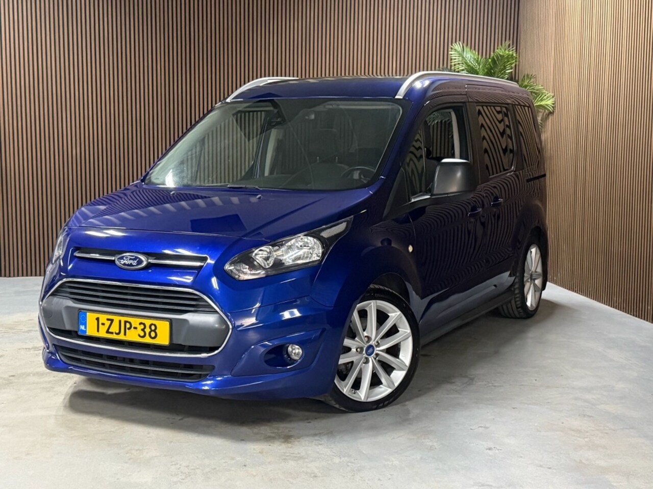 Ford Tourneo Connect Compact - 1.0 Titanium 1.0 Titanium - AutoWereld.nl