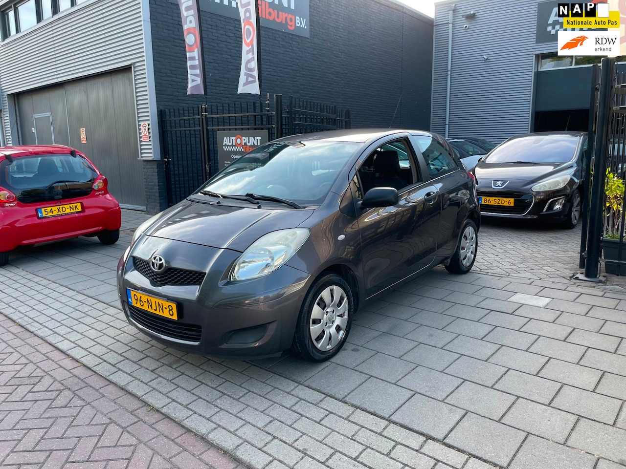 Toyota Yaris - 1.3 VVTi Comfort 2e Eigenaar! Airco 6Bak NAP APK - AutoWereld.nl