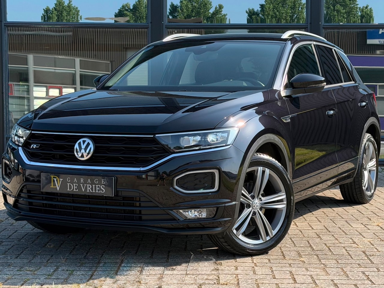 Volkswagen T-Roc - 1.5 TSI DSG Sport R-Line Virtual ACC Full Option Garantie - AutoWereld.nl