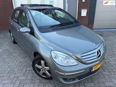 Mercedes-Benz B-klasse - 200 / Pano / Navi / PDC / Leder / AUT / Stoelverw