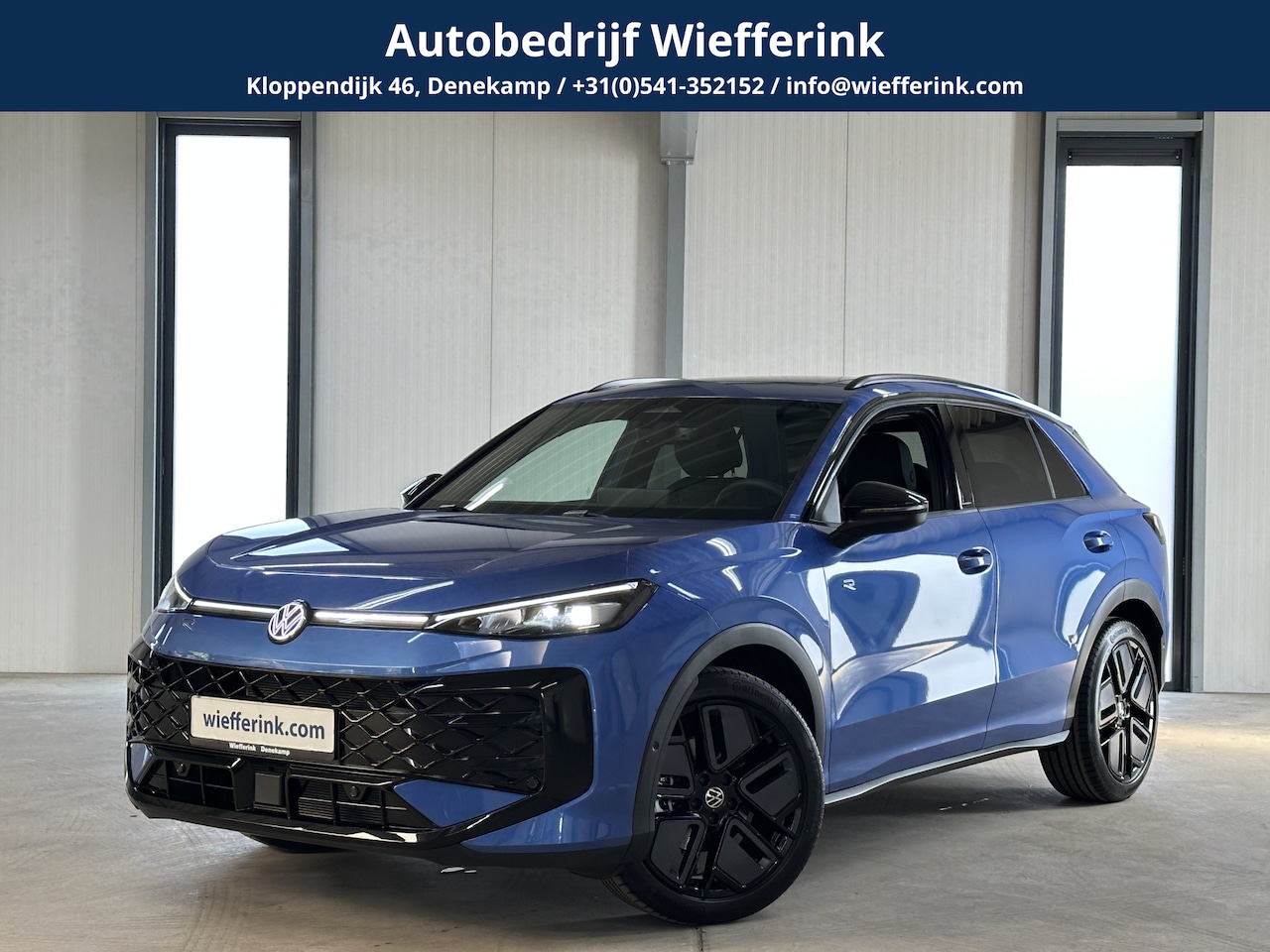 Volkswagen T-Roc - 1.5 eTsi R-Line First Edition | IQ light | Pano | Trekhaak | - AutoWereld.nl