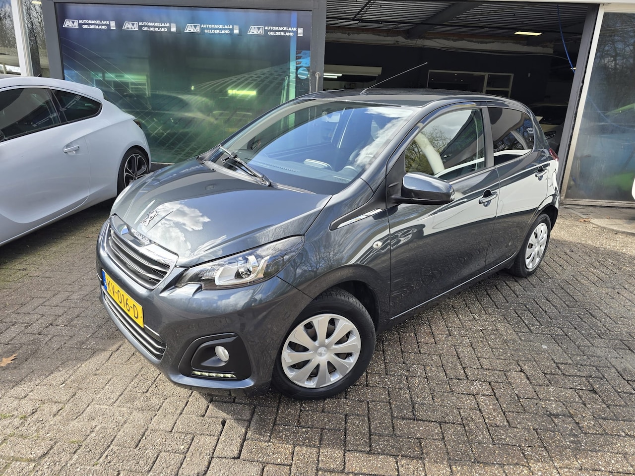 Peugeot 108 - 1.0 VTi Active | AUTOMAAT | 2E EIGENAAR | 12MND GARANTIE | AIRCO | ELEC PAKKET | - AutoWereld.nl