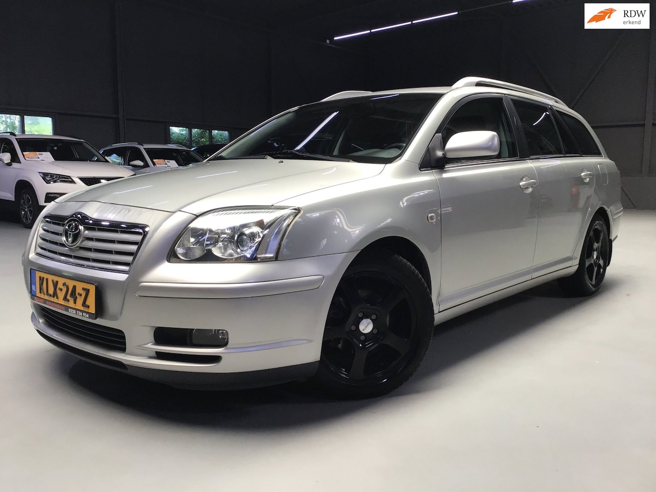 Toyota Avensis Wagon - 1.8 VVTi Linea Terra I New Apk + Kln Brt I Trekhaak I Airco I 16inch LMV I Isofix I Compl. - AutoWereld.nl