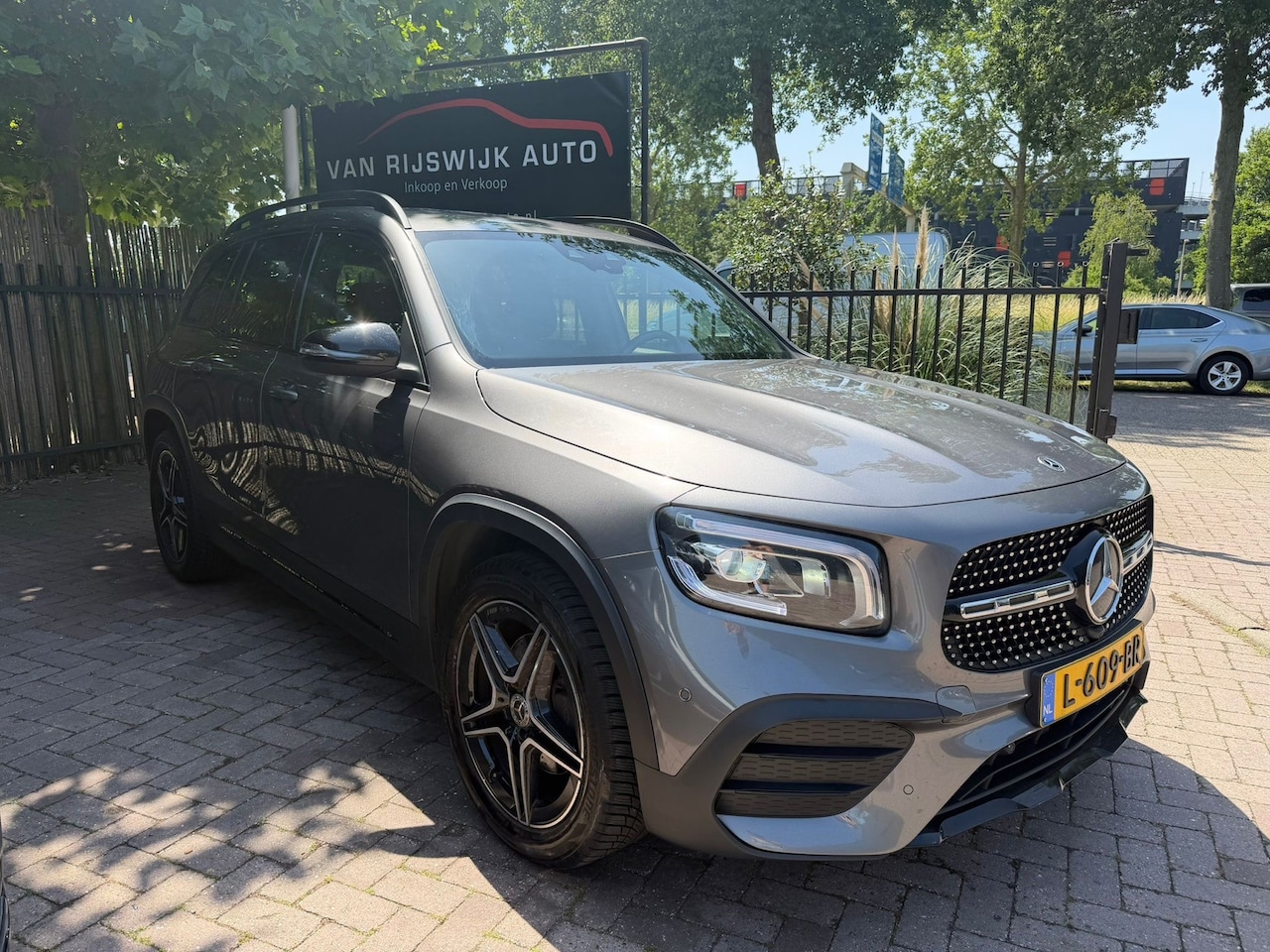 Mercedes-Benz GLB - 200 Business 15690NETTO AMG Xenon Leder Pano - AutoWereld.nl