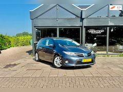 Toyota Auris - 1.8 Hybrid Panoramisch glazen dak Achteruit Camera Dealer onderhoud