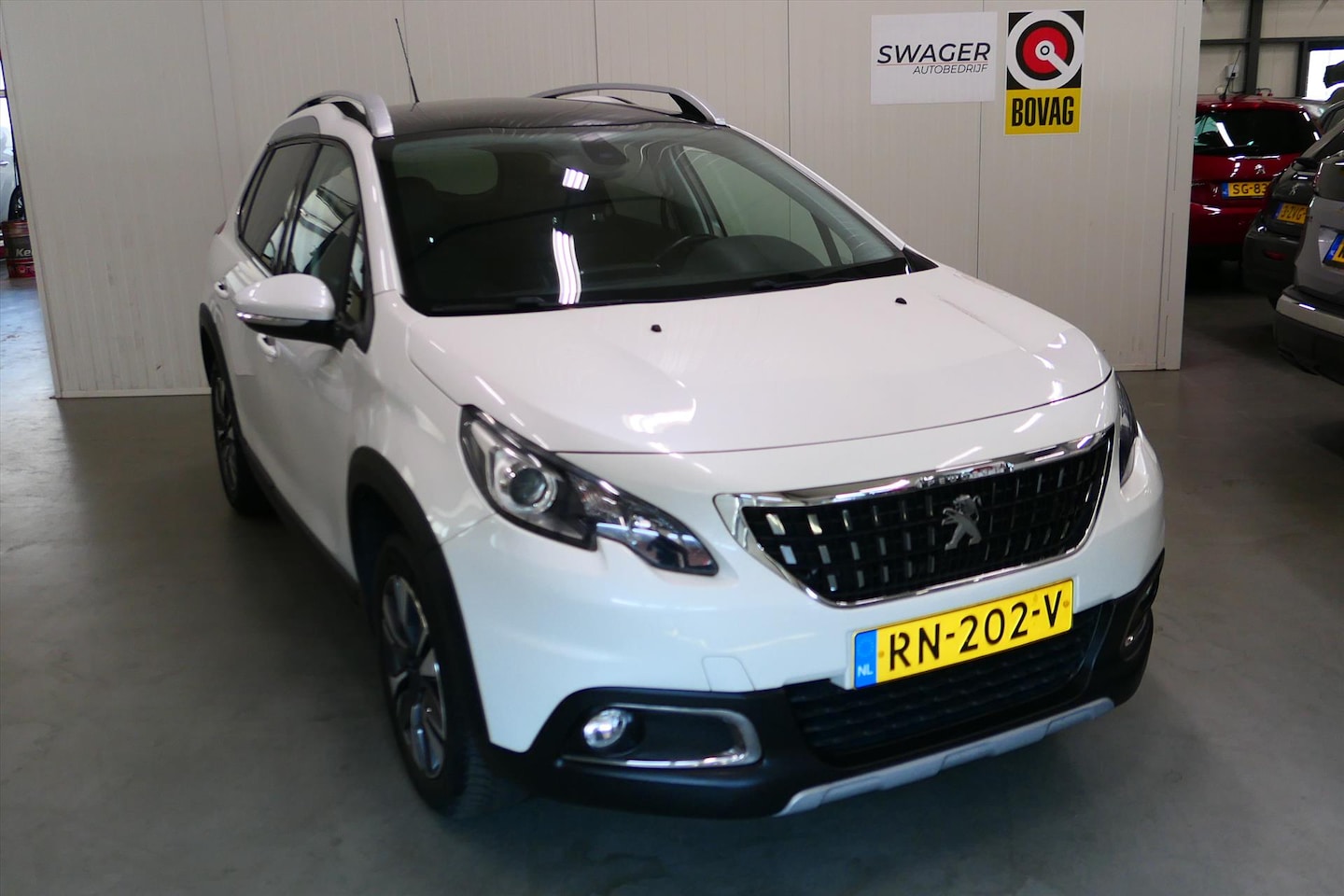 Peugeot 2008 - 1.2 PureTech Allure 1.2 PureTech 110pk Allure (Goed onderhouden&trekhaak) - AutoWereld.nl