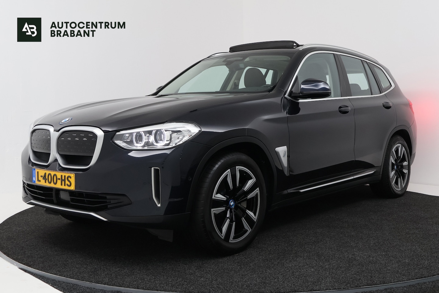 BMW iX3 - Executive 80 kWh (PANORAMADAK, SFEERVERLICHTING, ADAPTIVE CRUISE, AUTOPILOT, STOELVERWARMI - AutoWereld.nl