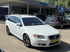 Volvo V70 - 2.5T 231pk Momentum Xenon Stoelverwarming V+A