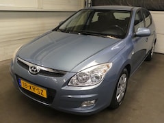 Hyundai i30 - 1.6i Dynamic - Airco - Mooie Auto