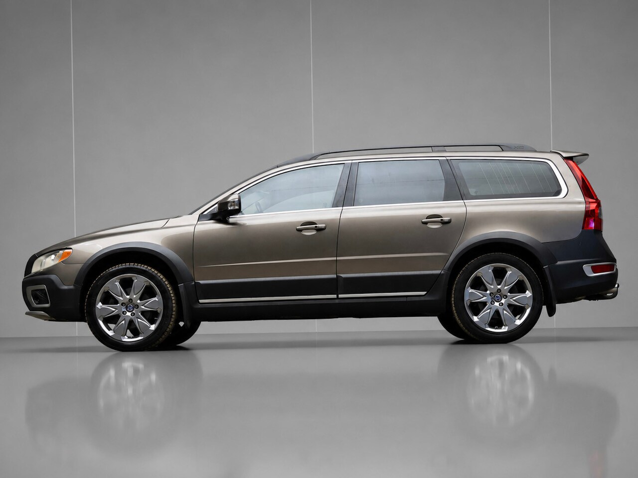 Volvo XC70 - 3.2 Summum Sport (CAMERA,MEMORY SEATS,STOELVERWARMING,CLIMATE,CRUISE,GETINT,LEDER,SPORTSTO - AutoWereld.nl
