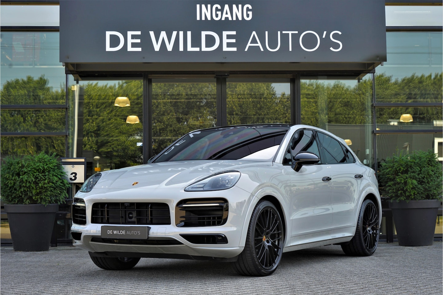 Porsche Cayenne Coupé - 3.0 E-Hybrid SportDesign Krijt Trekhaak 18-weg Pano Sportuitlaat Keyless - AutoWereld.nl